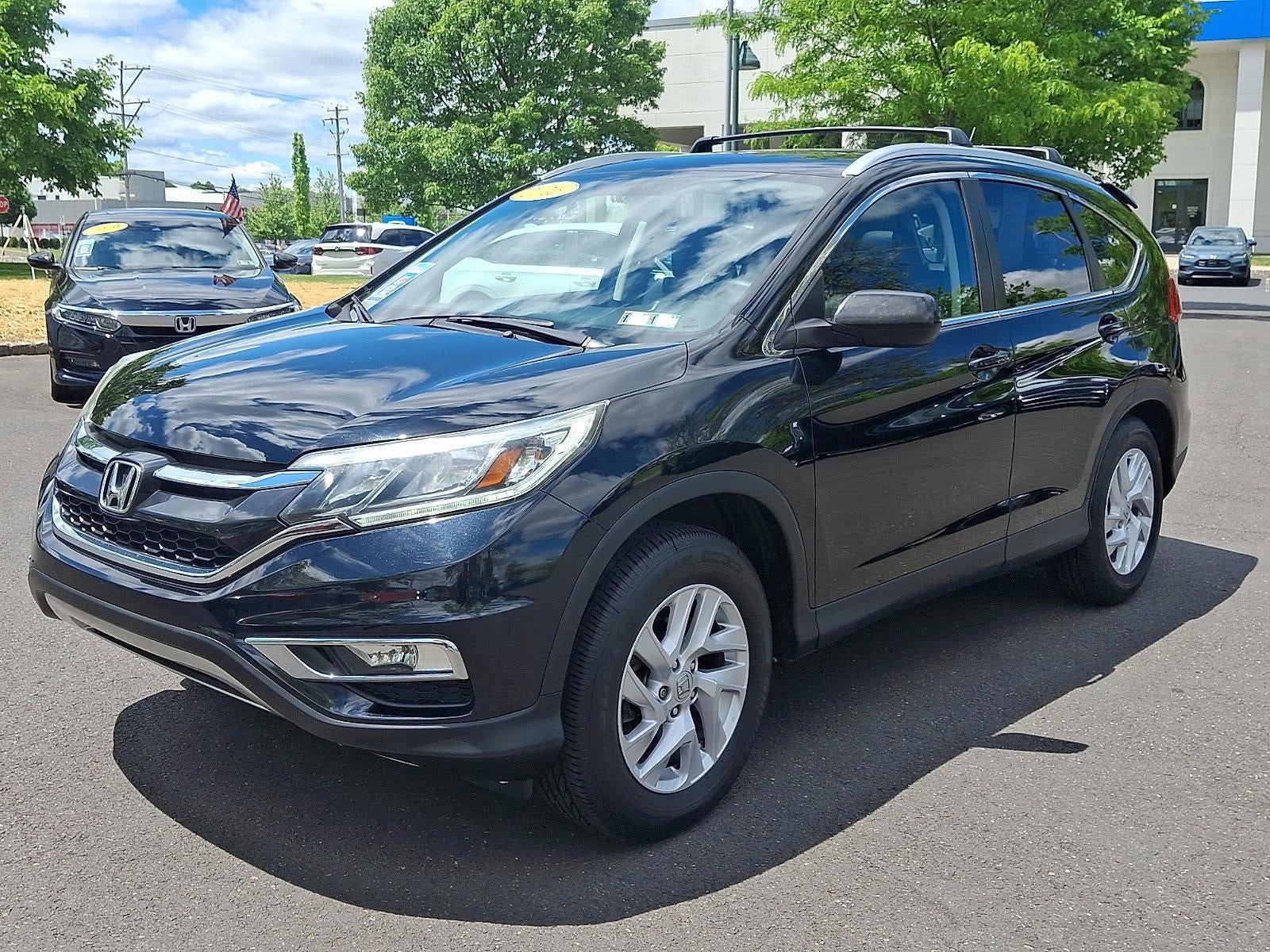 2016 Honda CR-V — rear three-quarter view