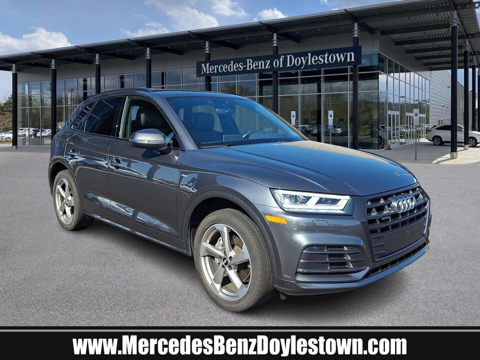 2020 Audi Q5 Titanium Premium Plus 45 TFSI quattro in Daytona Gray Pearl Effect — front three-quarter view