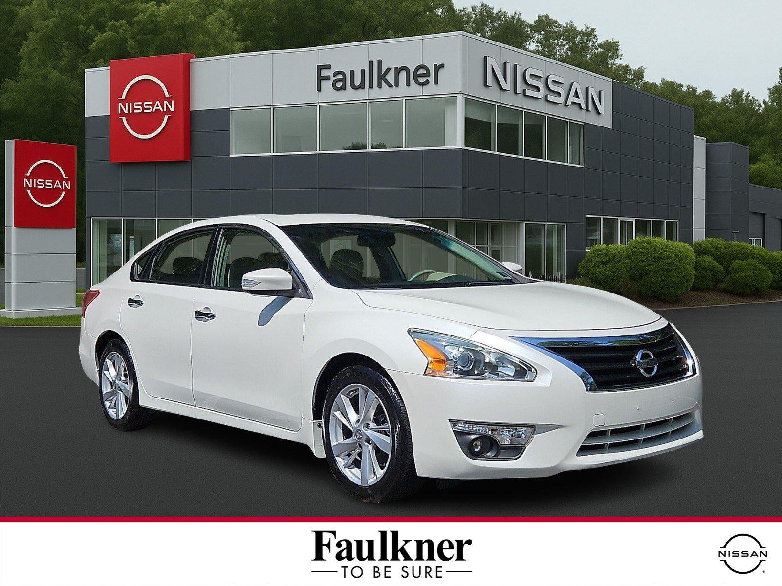 2013 Nissan Altima 4dr Sdn I4 2.5 SL *Ltd Avail* in Pearl White — front three-quarter view